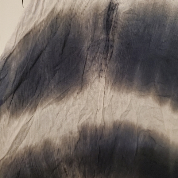 Scrunch tank top.🍒 - Picture 3 of 10